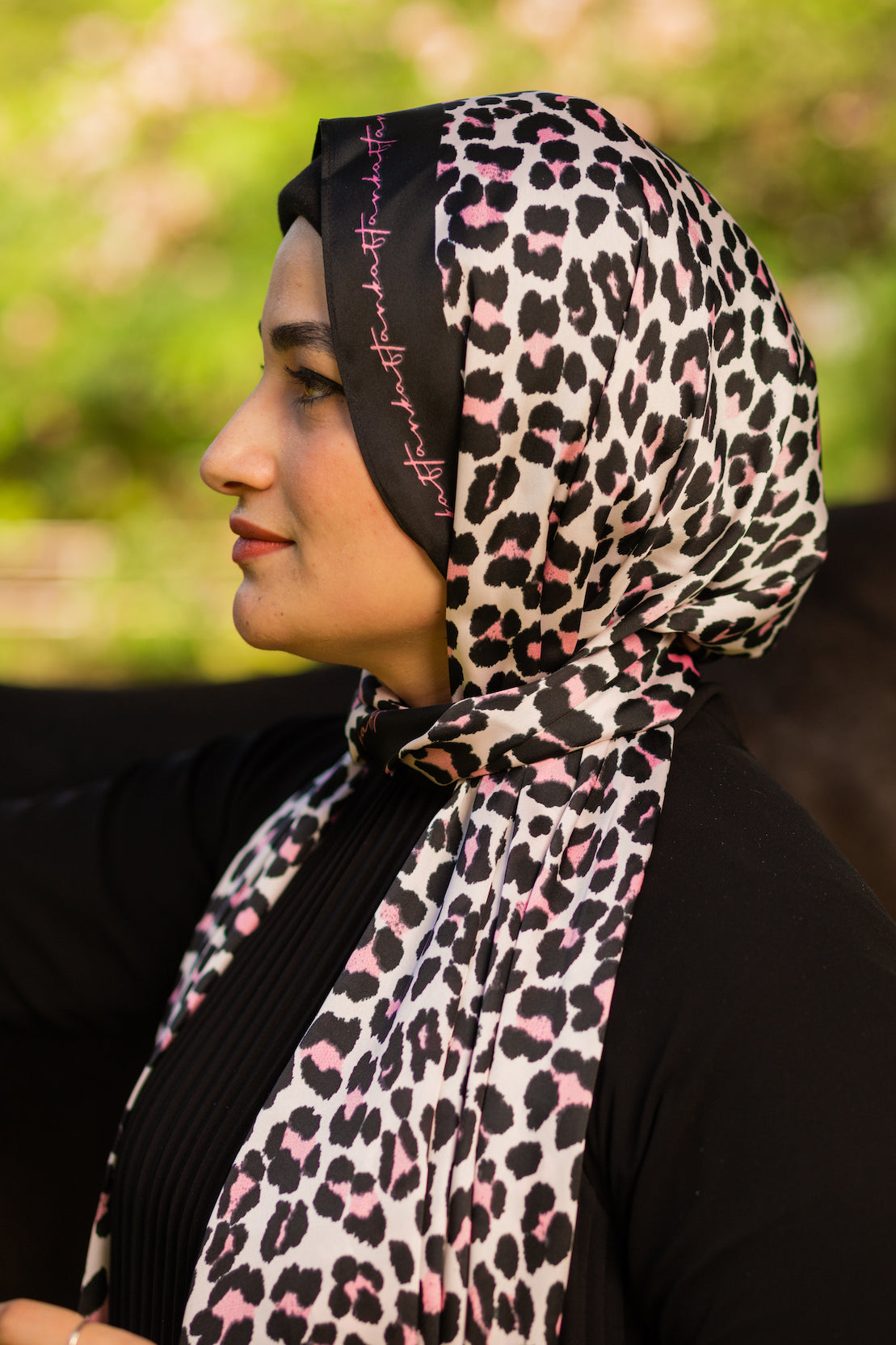 Leopard Scarf in Pink