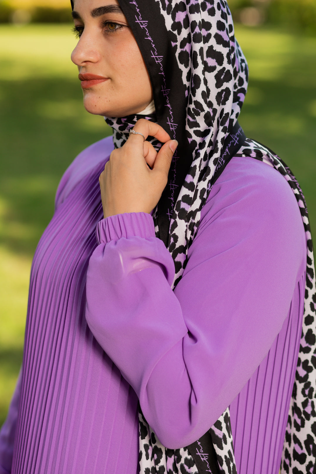 Leopard Scarf in Purple