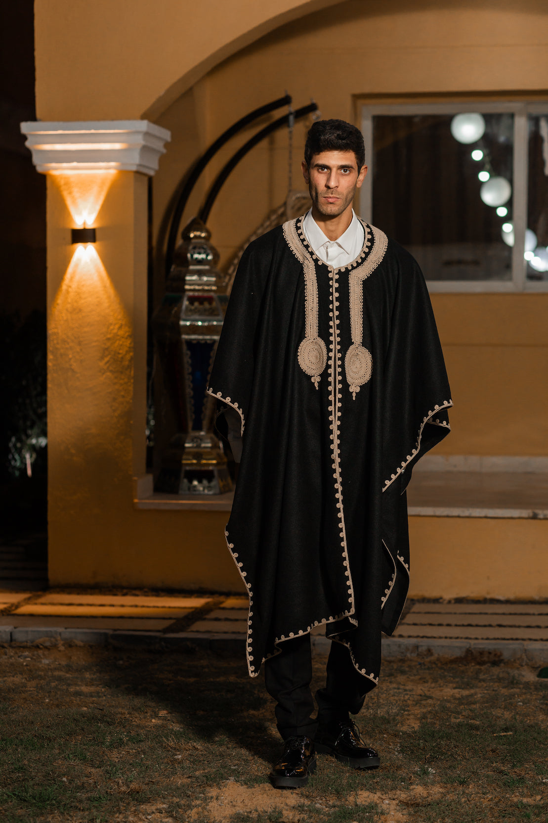 Tuareg Unisex Cape in Black