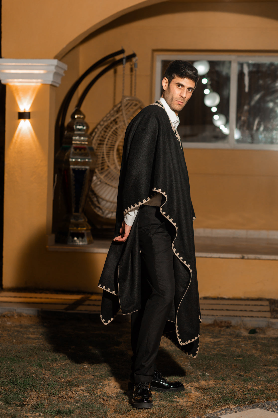 Tuareg Unisex Cape in Black