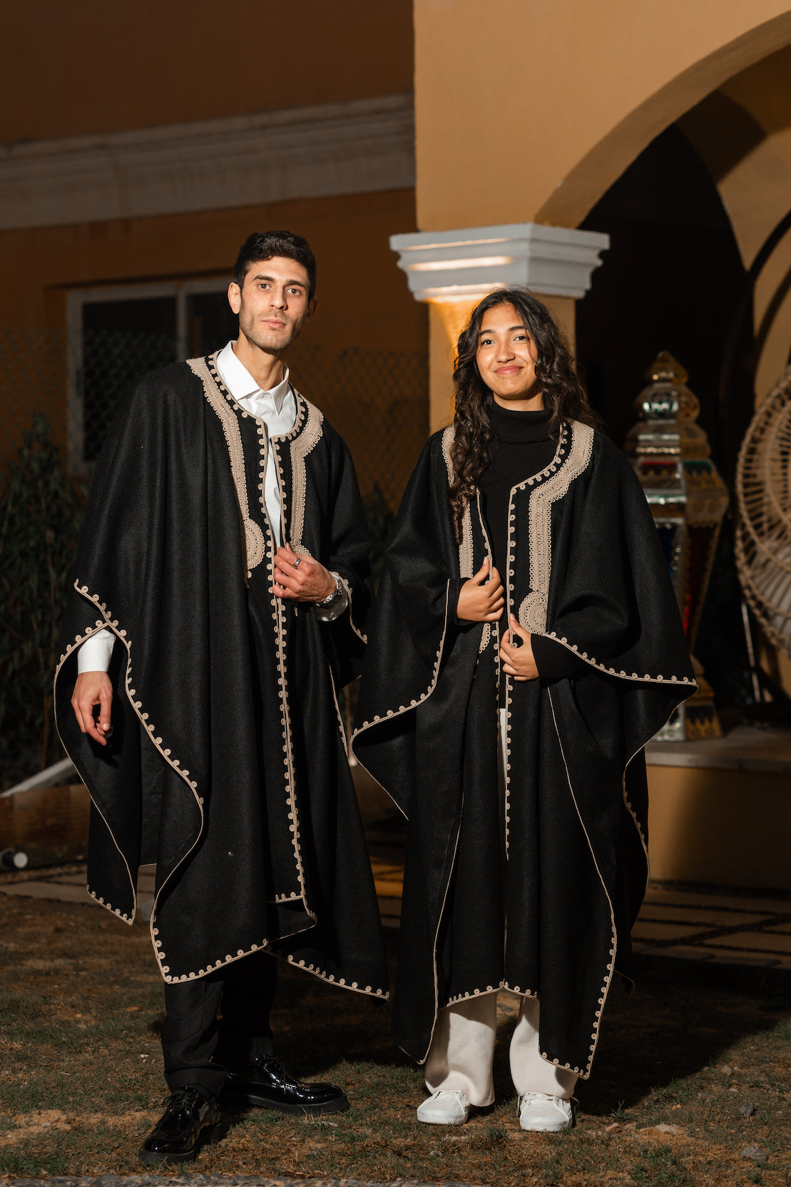 Tuareg Unisex Cape in Black