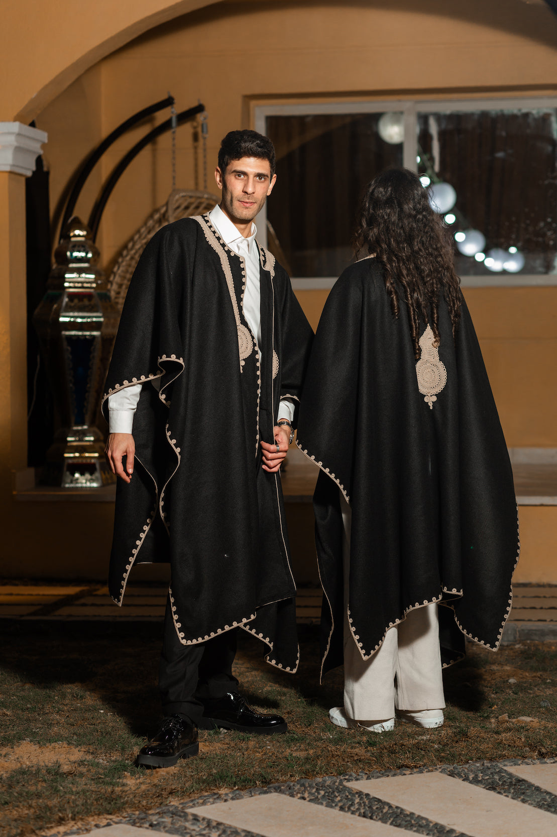 Tuareg Unisex Cape in Black